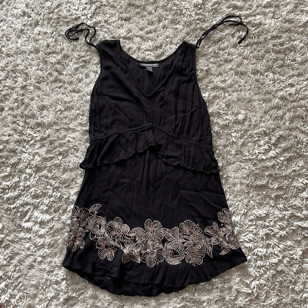 A Pea in the pod maternity shirt